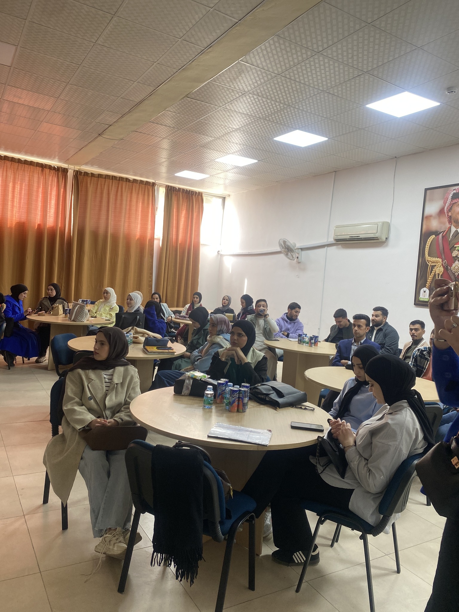 شؤون الطلبة وبلدية إربد الكبرى في ورشة عمل حول الطاقة المتجددة